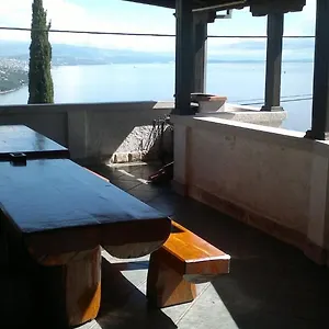 apartments-opatija-sea-view.primorje-gorskikotar.com/